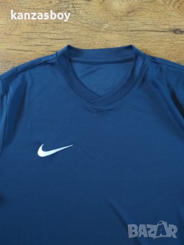 Nike - страхотна мъжка тениска КАТО НОВА