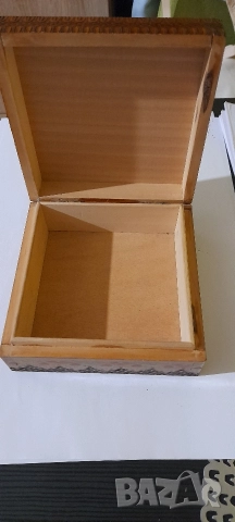 Старинна дървена кутия, снимка 3 - Антикварни и старинни предмети - 52664201