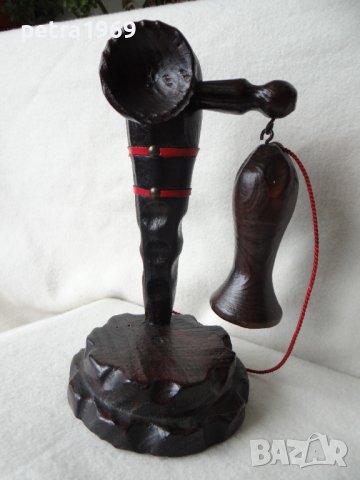 Ръчно изработен стар дървен телефон