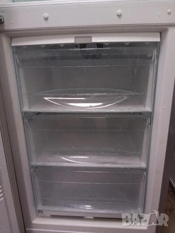 Сив комбиниран хладилник с фризер Liebherr с 2 години гаранция!, снимка 3 - Хладилници - 53128128