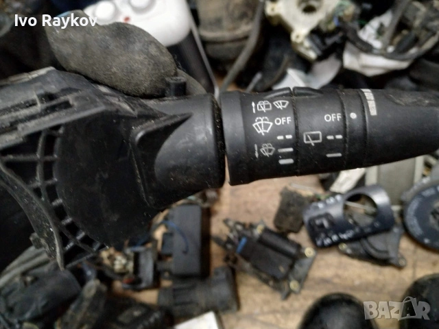 лостче , чистачки за Nissan Primera P12 , 25260 AV615 , 25260AV615