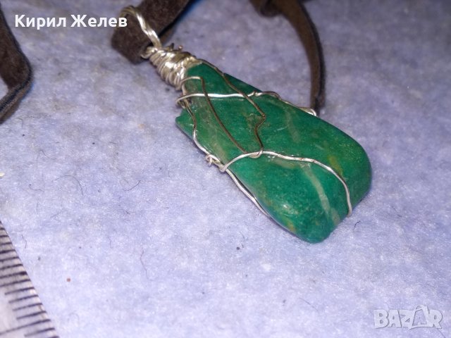 КРАСИВ ВИНТИДЖ - АРТ МЕДАЛЬОН НАТУРАЛЕН КАМЪК ЗЕЛЕН АХАТ с ШНУРЧЕ от ВЕЛУР 21185, снимка 4 - Колиета, медальони, синджири - 41483285