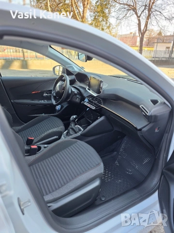 Пежо 208, снимка 5 - Автомобили и джипове - 53811604