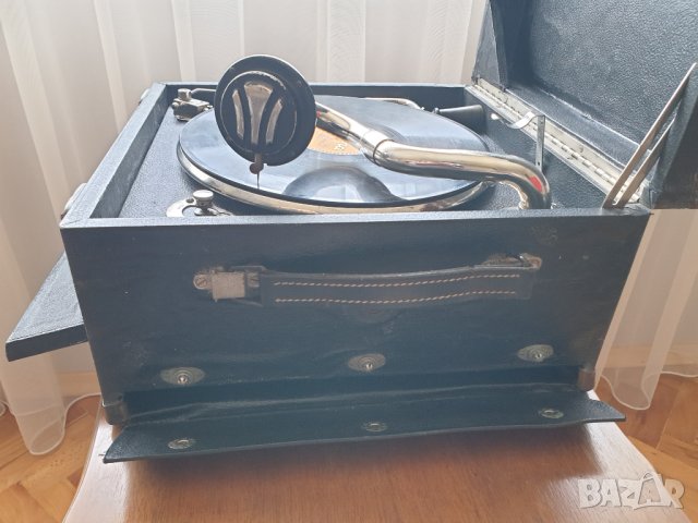 Стар английски грамофон с манивела, снимка 5 - Антикварни и старинни предмети - 41287431