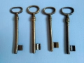 Лот 4 големи стари бронзови ключа, снимка 4