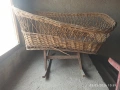 Стара плетена бебешка кошара, снимка 2
