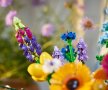 LEGO® Icons 10313 - Букет диви цветя - Wildflower Bouquet, снимка 12