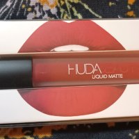 HUDA BEAUTY Liquid Matte Lipstick Miss America ( дълготрайно матово червило ), снимка 1 - Козметика за лице - 42420922