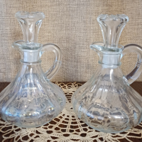 Стари стъклени шишенца за олио и оцет, снимка 1 - Антикварни и старинни предмети - 44838073