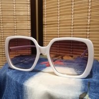 Слънчеви Очила с бели рамки, снимка 1 - Слънчеви и диоптрични очила - 35908835