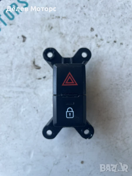 Бутон за аварийни светлини и заключване 93790-K7000 от Hyundai I10 1.0 MPI, 67 кс., 5 ск., снимка 1