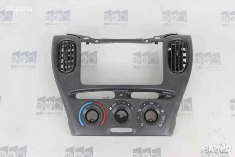 Централна конзола с духалки за Toyota Yaris Verso (1999-2005), снимка 1