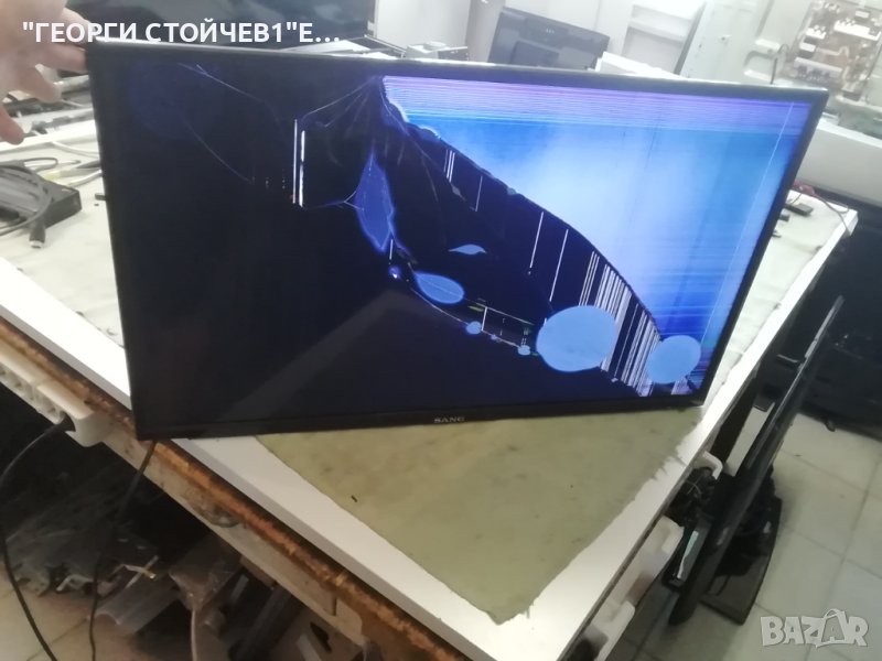 CROWN    LE-32A10    СЪС СЧУПЕН ДИСПЛЕЙ, снимка 1