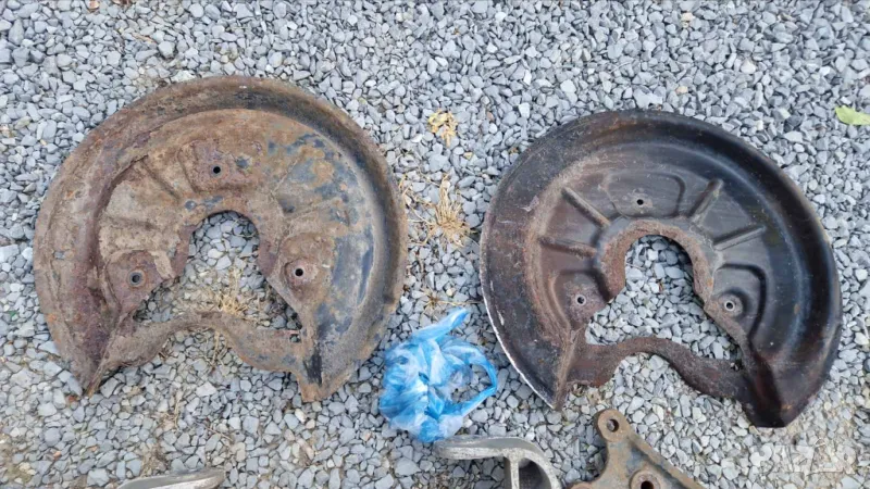 Задна предпазна пластина спирачни дискове Голф 5 Volkswagen Golf V vw , снимка 1