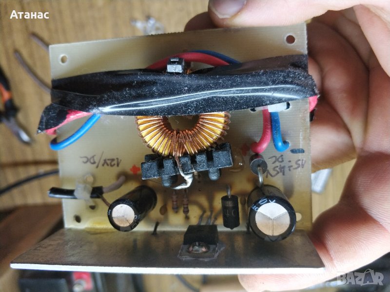 Стабилизатор 12 V, снимка 1