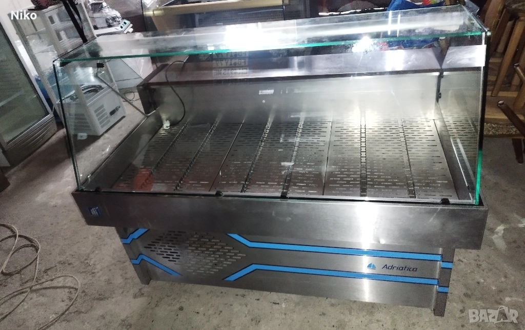 Хладилна витрина , снимка 1