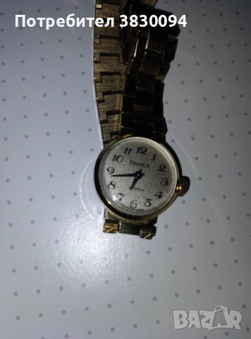 Дамски часовник Чайка, снимка 5 - Антикварни и старинни предмети - 53641250