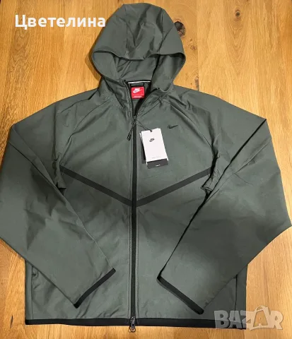 Мъжко яке ветровка Nike S, снимка 4 - Спортни дрехи, екипи - 56196095
