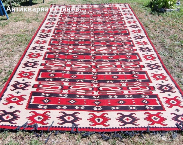 Български килим с етнографски чар, снимка 3 - Килими - 51736720