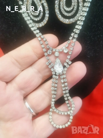 Комплект колие и обици, снимка 2 - Бижутерийни комплекти - 53189062