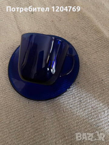 Винтидж кобалтово синьо стъкло чаши и чинийки, снимка 2 - Сервизи - 44820905
