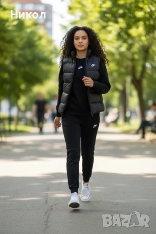 Дамски спортен екип от три части с елек вативан 