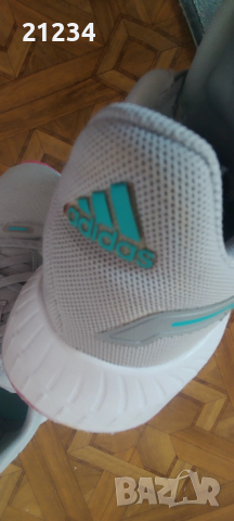 Дамски маратонки Адидас, снимка 3 - Маратонки - 53744411