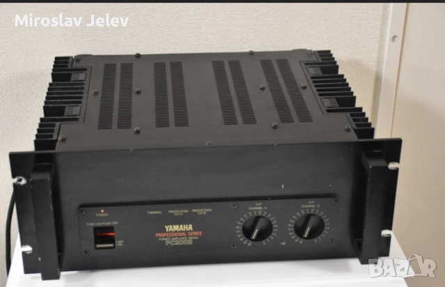 висок клас Yamaha 2002