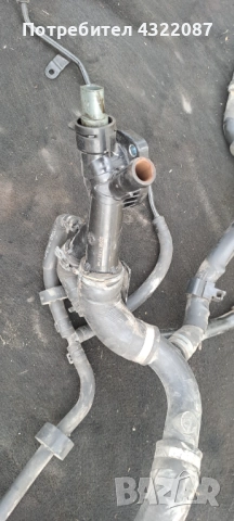 Водна помпа /водни съединения Volkswagen Touran II 2011-2015 1.6 TDI 105к. с, снимка 4 - Части - 51485349