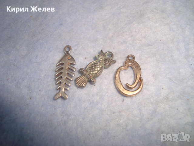 2 ПОСРЕБРЕНИ и 1 ПОЗЛАТЕНО ВИНТИДЖ АРТ ПЕНДАНТИ ВИСУЛКИ МЕДАЛЬОНЧЕТА 26168