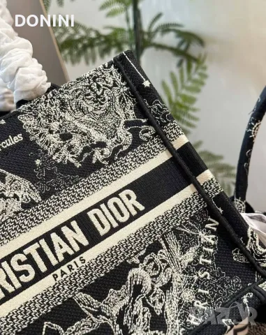 Christian Dior Дамска чанта, кожа, снимка 8 - Чанти - 56315727