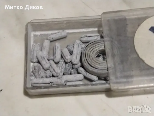 Кутия с някакви рибарски джаджи, снимка 3 - Стръв и захранки - 48308539