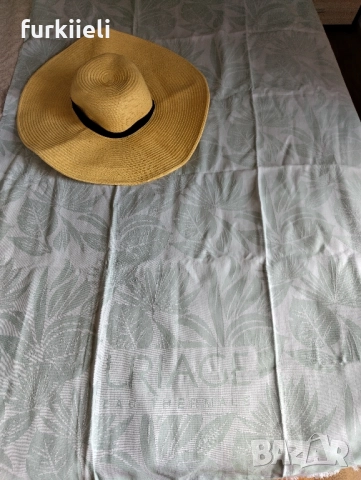 нова плажна кърпа+ шапка за плаж H&M, снимка 3 - Шапки - 52027541