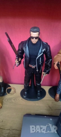 Премиум Екшън фигура на Арнолд Terminator800,30 см, снимка 15 - Колекции - 53680958
