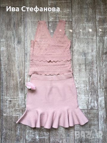 Нов елегантен сет комплект от две части костюм пола и топ пепел от рози 