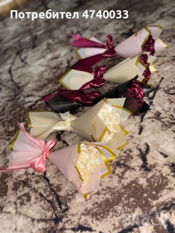 Вечни букети от сатенени рози - идеален подарък по повод 8 март, снимка 2 - Изкуствени цветя - 53691794