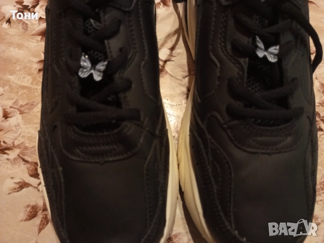 BERSHKA Оригинал Нови Кожени Дамски Маратонки 39, снимка 2 - Маратонки - 52793485