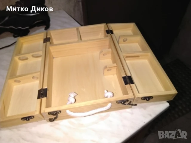 Дървена кутия нова за разни неща сгъваема 405х300мм отворена и вътре 30х20х8см