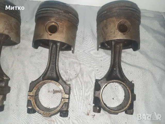 Ретро бутала с биели и сегменти за Мерцедес W108 W109 MERCEDES BENZ W108 Двигател М130, снимка 3 - Части - 49062924