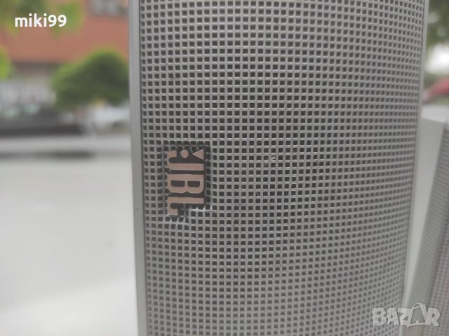 4 малки JBL