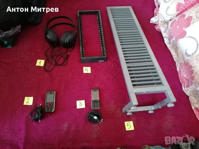Продавам 5 запазени неща - електроника и поставки за СД + Слушалки