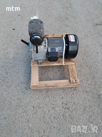 компресор , снимка 2 - Компресори - 53116873