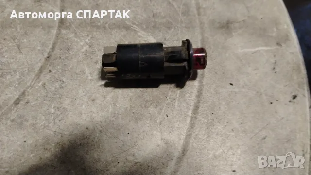 Бутон за аварийни светлини за лада нива, снимка 2 - Части - 48559652
