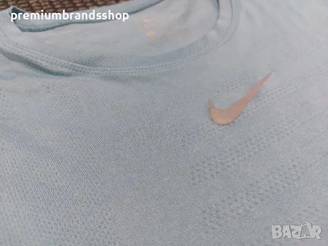 Nike тениска дамска S размер , снимка 2 - Тениски - 47707475