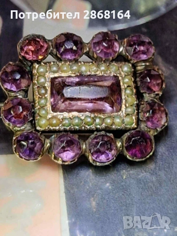 Стара брошка