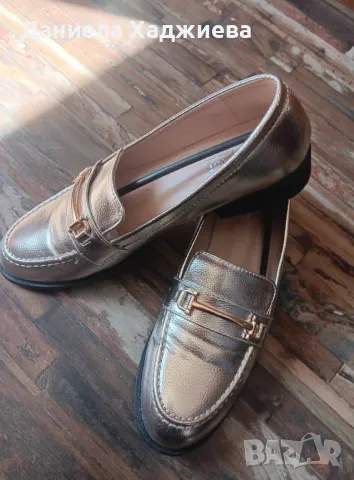 Златисти обувки нови 39 номер