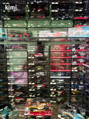 продавам колекция F1- Minichamps и Spark 1.43 от 1974 до 2025 г., снимка 13 - Колекции - 53187895