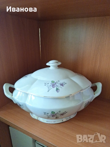 Продавам порцеланов супник