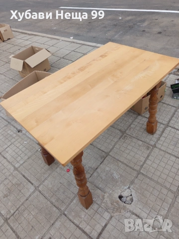 Маса изработена от масивно дърво за механа