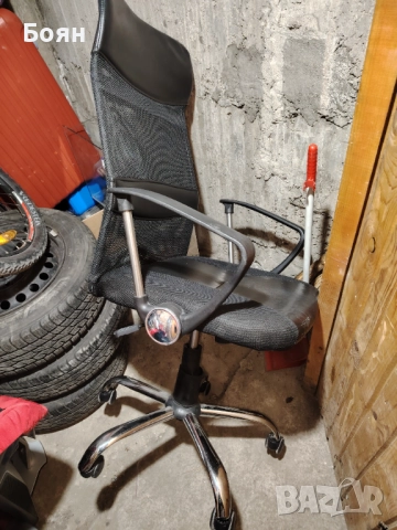 Ергономиче стол и детски за бюро цената е и за двата